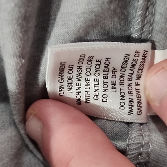 NWT girls gray graphic shirt size 7/8 M - Picture 12 of 13